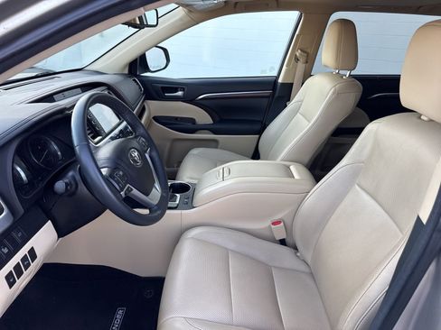 Used 2016 Toyota Highlander Limited image 20