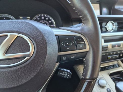 Used 2018 Lexus ES 350 w/ Luxury Package w/Wood Trim image 21
