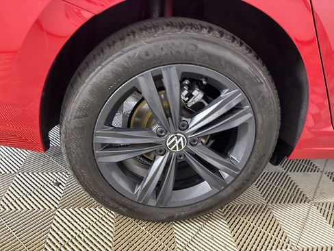 Used 2024 Volkswagen Jetta SE image 31