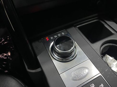 Used 2018 Land Rover Discovery SE image 29