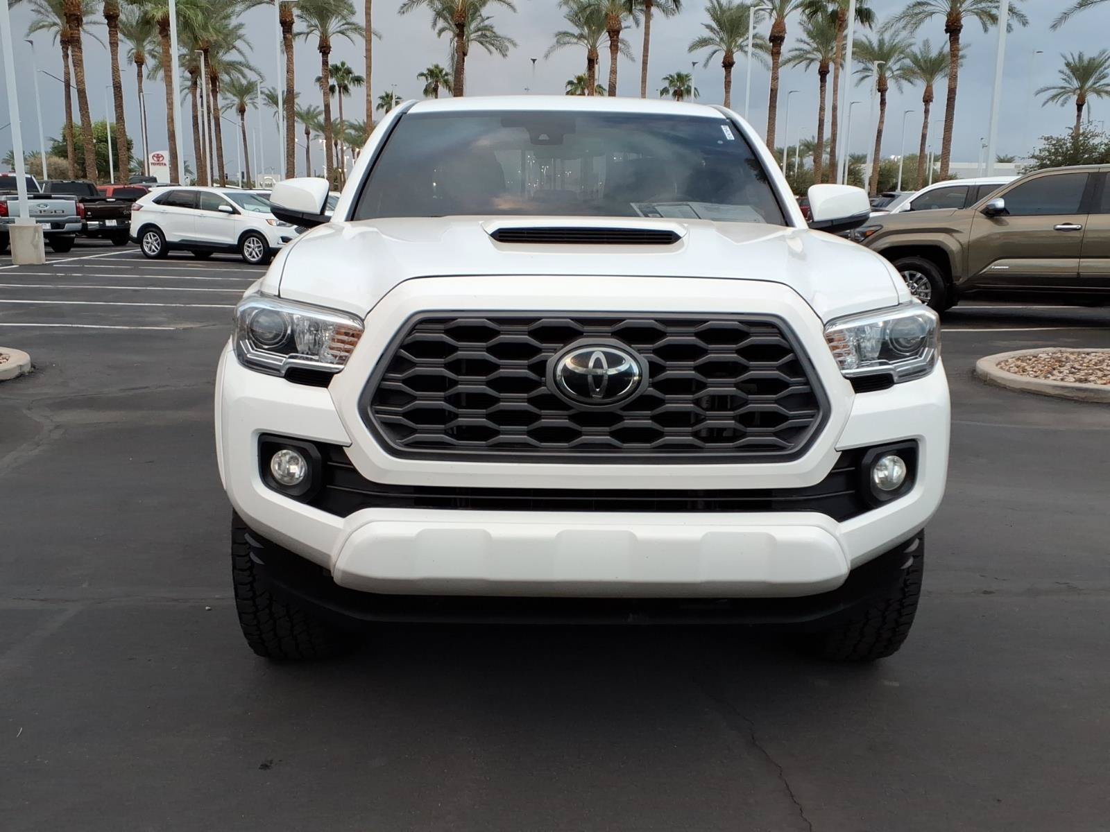 Used 2022 Toyota Tacoma TRD Sport w/ Technology Package AWD/4WD image 2