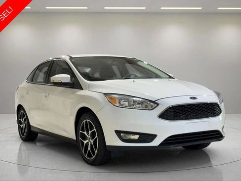 Used 2017 Ford Focus SEL FWD image 1