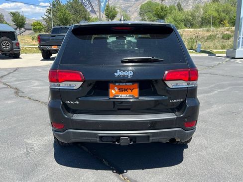 Used 2021 Jeep Grand Cherokee Laredo AWD/4WD image 10