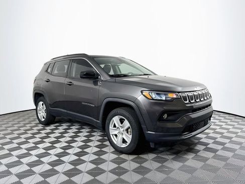 Used 2022 Jeep Compass Latitude w/ Sun and Sound Group AWD/4WD image 10