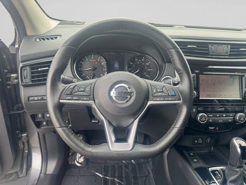Used 2019 Nissan Rogue Sport SV w/ Technology Package FWD image 11