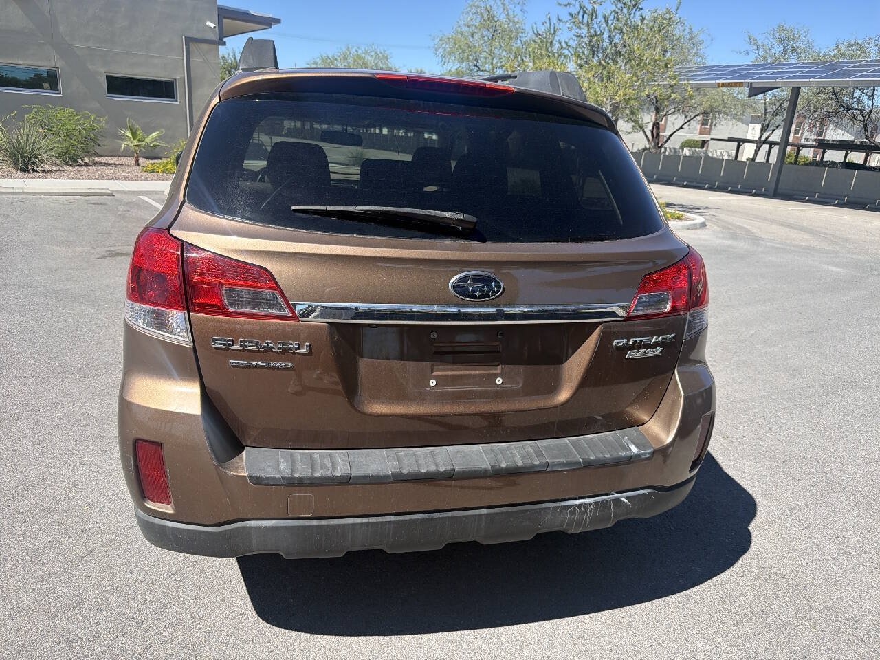Used 2011 Subaru Outback 2.5i Premium AWD/4WD image 7