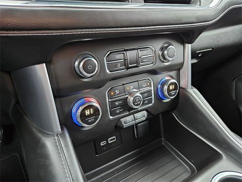 Used 2024 GMC Yukon SLE image 23