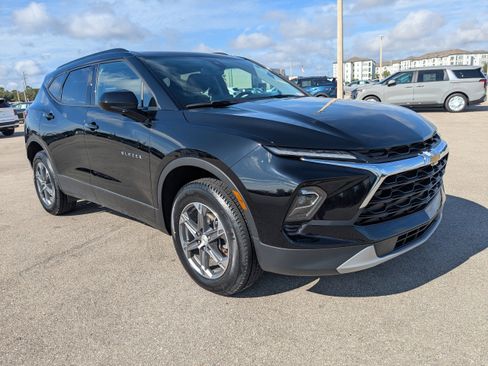 Used 2024 Chevrolet Blazer LT w/ Convenience Package image 2