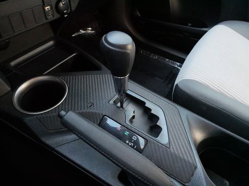 Used 2014 Toyota RAV4 LE image 24