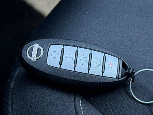 Used 2025 Nissan Altima 2.5 SV FWD image 25