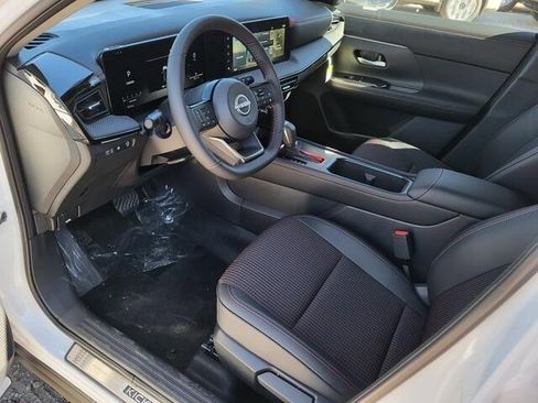 New 2025 Nissan Kicks SR w/ Illumination Package image 15