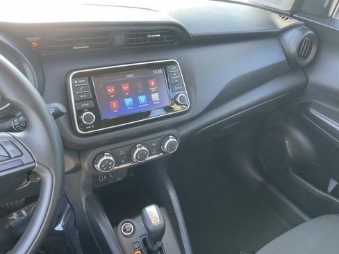 Certified 2025 Nissan Kicks Play S image 20