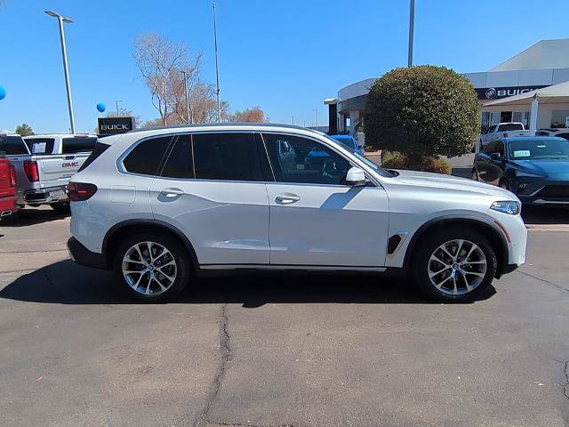 Used 2025 BMW X5 sDrive40i w/ Premium Package RWD image 2