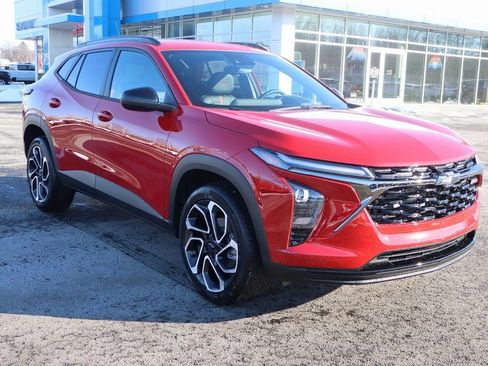 New 2026 Chevrolet Trax RS w/ Driver Confidence Package image 2