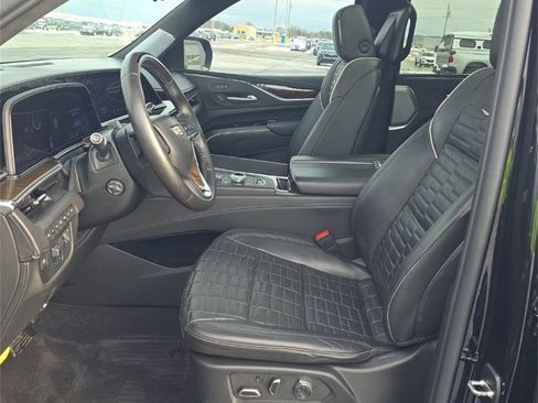 Certified 2024 Cadillac Escalade ESV Sport Platinum image 11