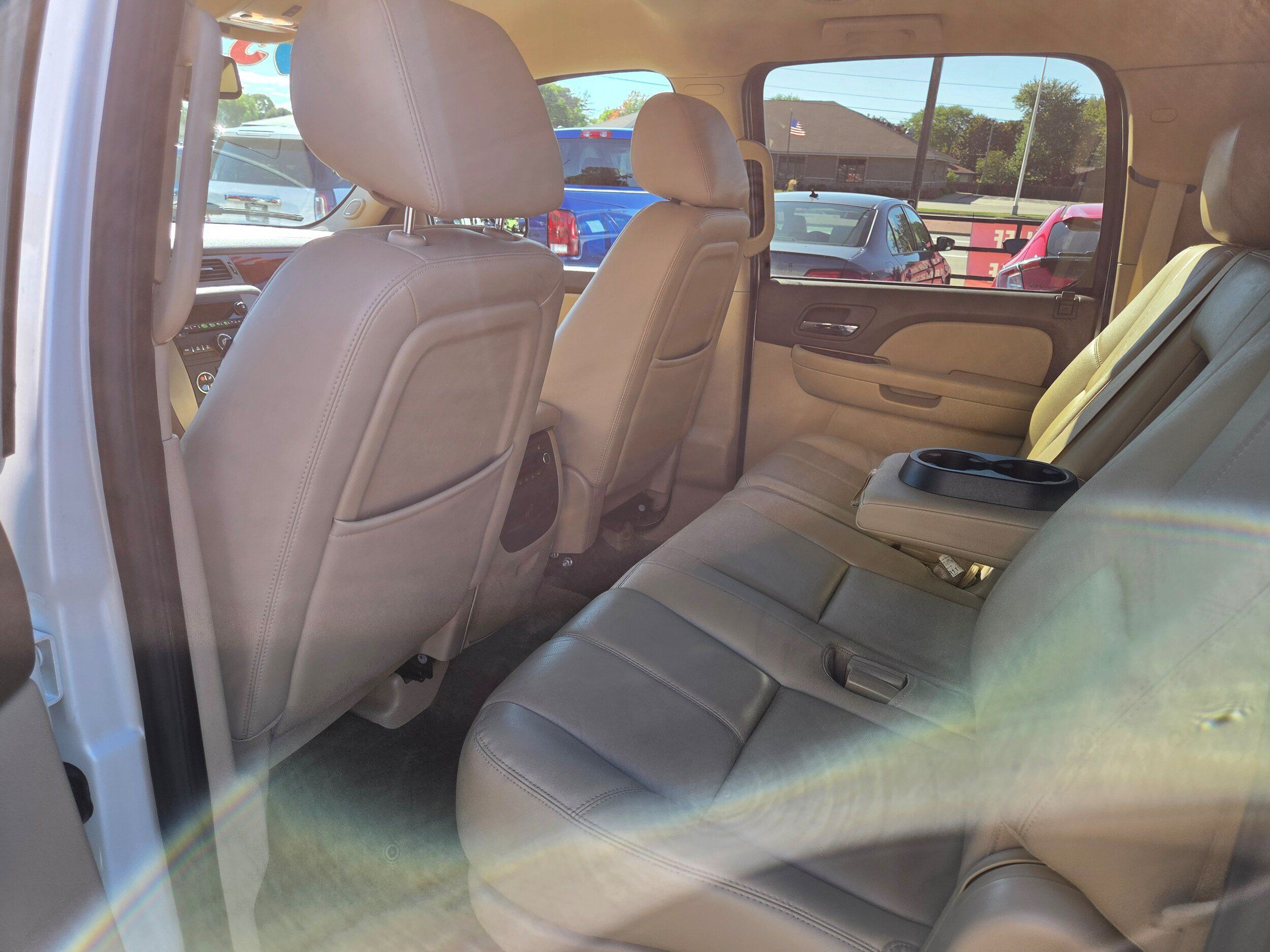 Used 2012 GMC Yukon XL SLT w/ SLT-2 Equipment Package AWD/4WD image 9