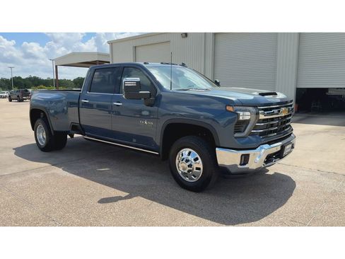 New 2026 Chevrolet Silverado 3500 LTZ w/ LTZ Texas Edition AWD/4WD image 2