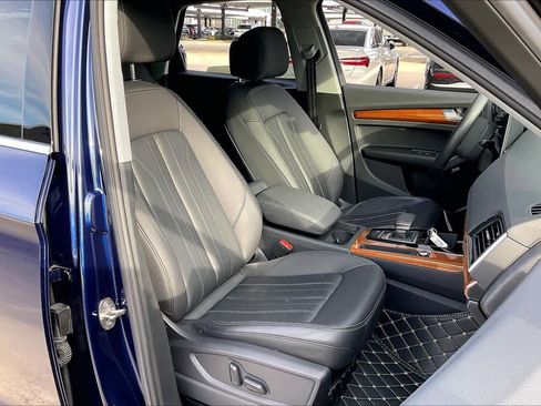 Used 2023 Audi Q5 Premium image 8