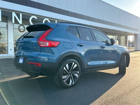 Used 2025 Volvo XC40 B5 Ultra w/ Protection Package Premier image 7