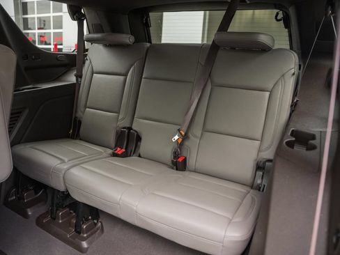 Used 2022 Chevrolet Tahoe LT w/ LT Signature Package AWD/4WD image 36