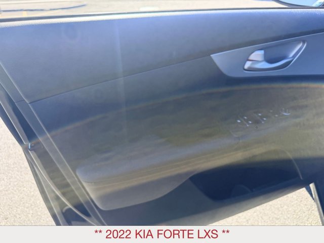 Used 2022 Kia Forte LXS w/ LXS Technology Package FWD image 12
