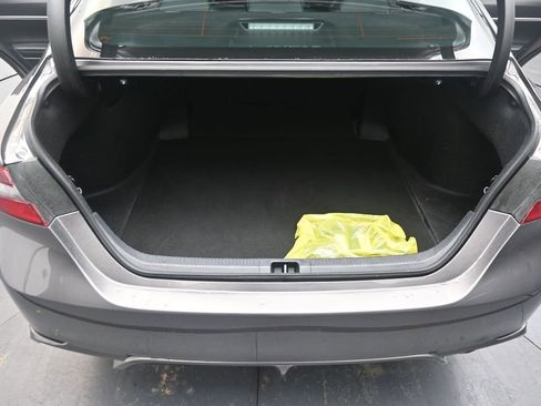 Used 2024 Toyota Camry SE image 19