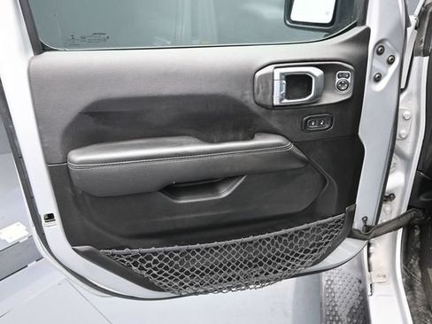 Used 2023 Jeep Wrangler Unlimited Sahara w/ LED Lighting Group AWD/4WD image 17