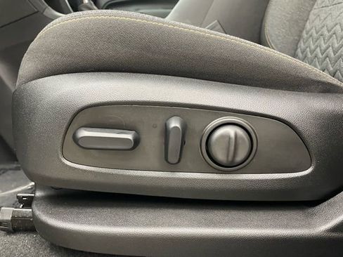 Certified 2024 Chevrolet Equinox LT image 9