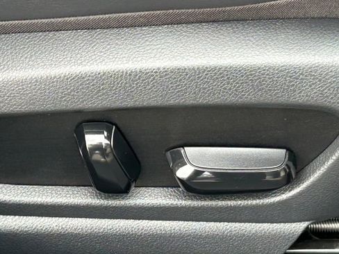 Used 2019 Lexus UX 200 w/ Accessory Package 2 FWD image 33