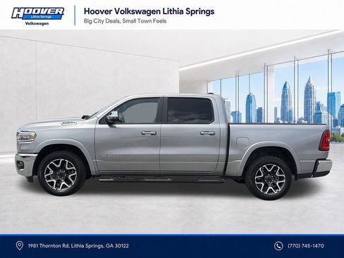 Used 2025 RAM 1500 Laramie AWD/4WD image 2