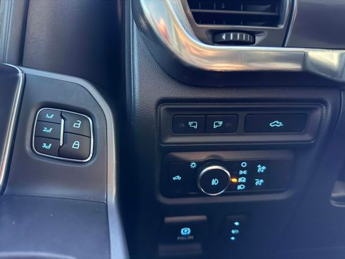 Used 2021 Ford F150 Lariat w/ Max Trailer Tow Package image 16