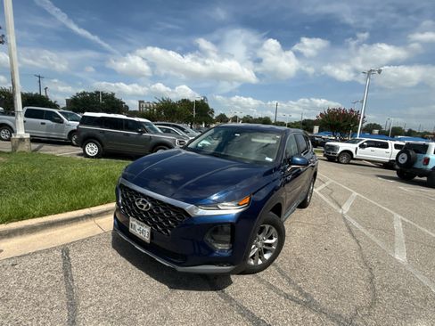 Used 2019 Hyundai Santa Fe SE FWD image 4