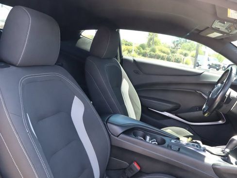 Used 2022 Chevrolet Camaro LT RWD image 33