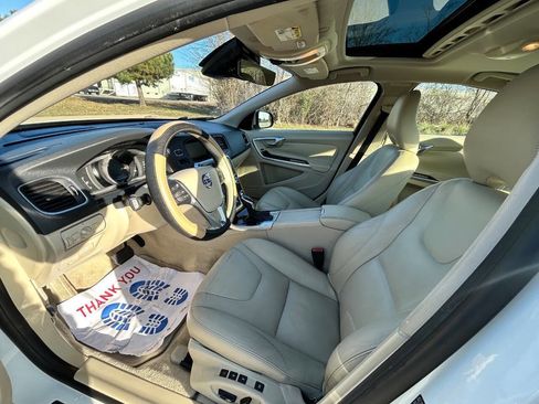 Used 2015 Volvo S60 T5 Platinum image 12