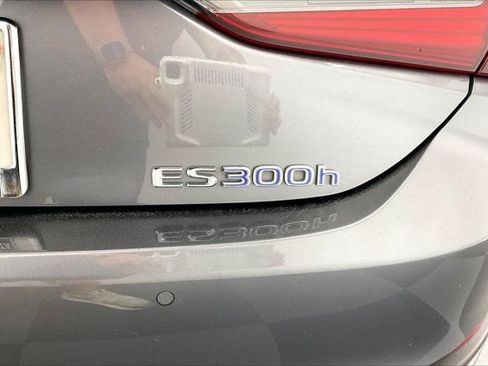 Used 2019 Lexus ES 300h w/ Premium Package FWD image 29