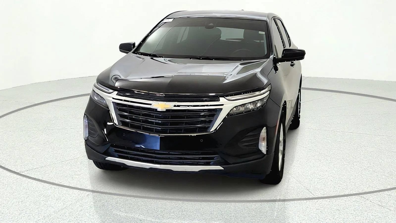 Used 2024 Chevrolet Equinox LT FWD image 2