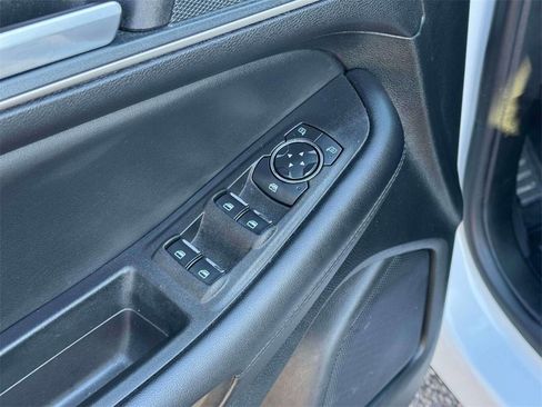 Used 2024 Ford Edge SEL image 17