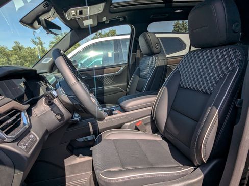 New 2025 GMC Acadia Denali w/ Super Cruise Package image 2