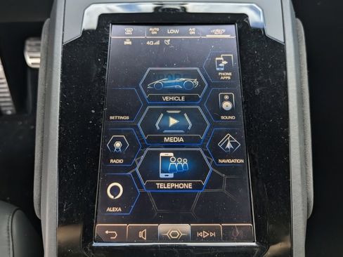 Used 2024 Lamborghini Huracan EVO image 30