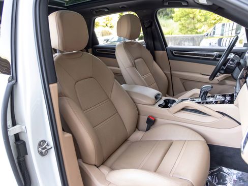 Certified 2021 Porsche Cayenne S AWD/4WD image 69