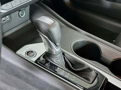 Used 2025 Nissan Altima 2.5 SV image 23