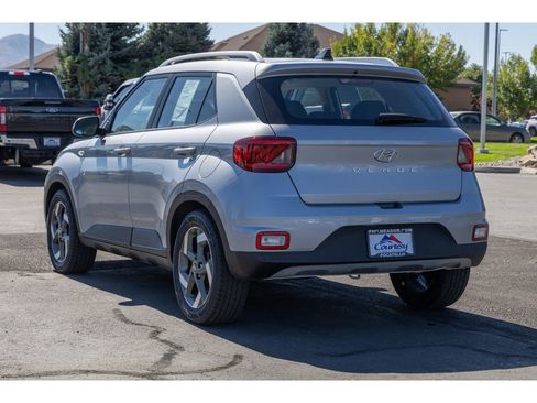 Used 2021 Hyundai Venue SEL w/ Cargo Package image 5