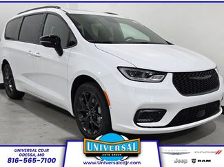 New 2026 Chrysler Pacifica Limited w/ S Appearance Package video 1