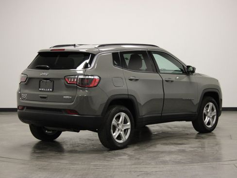 Used 2024 Jeep Compass Latitude AWD/4WD image 8