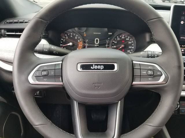 Used 2024 Jeep Compass Latitude AWD/4WD image 25