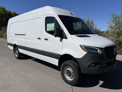 New 2025 Mercedes-Benz Sprinter 2500 image 4