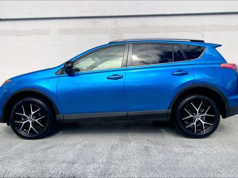 Used 2016 Toyota RAV4 SE FWD image 3
