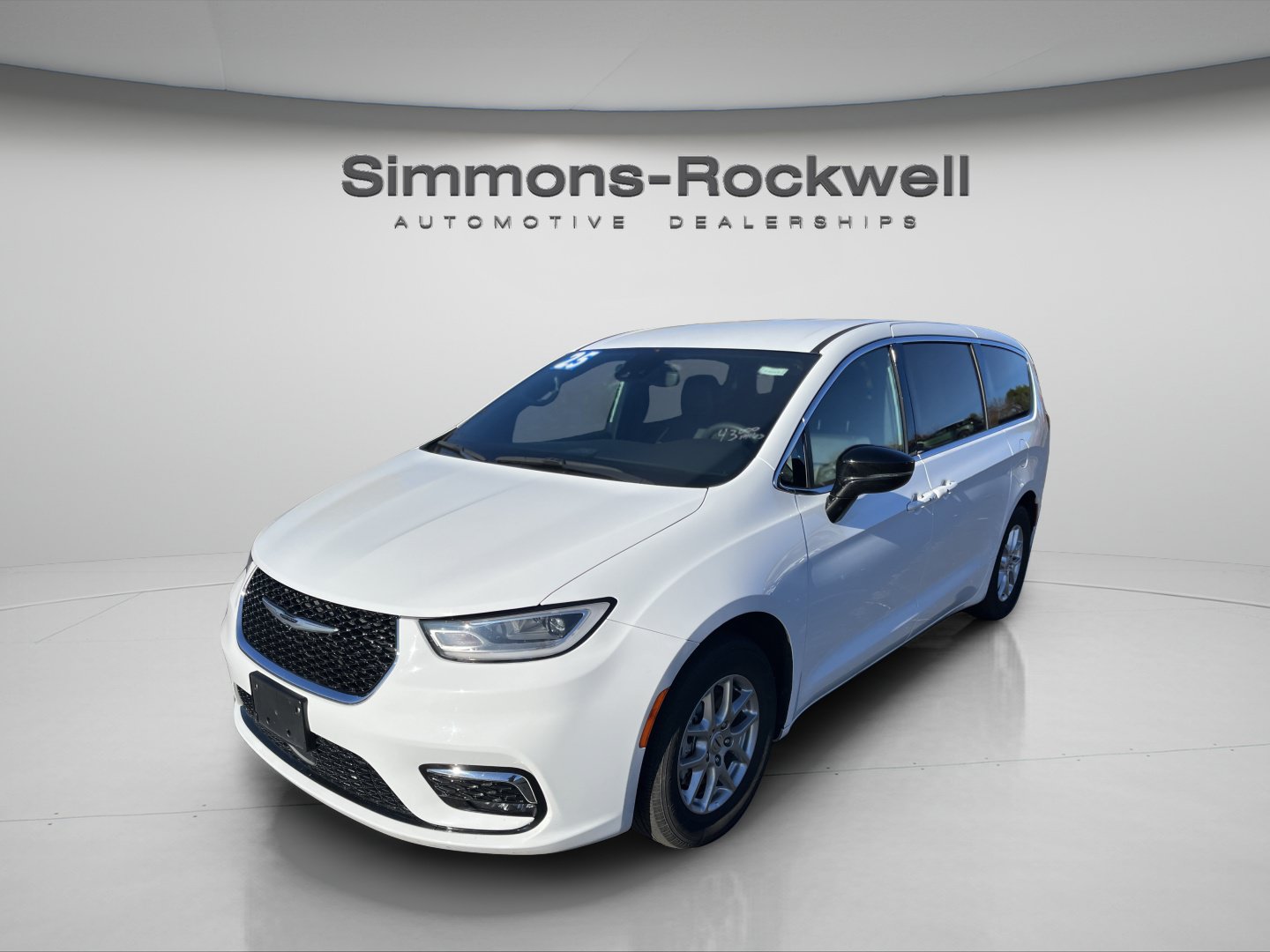 Used 2025 Chrysler Pacifica Select FWD image 1