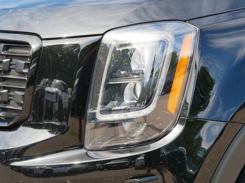 Certified 2022 Kia Telluride SX w/ SX Prestige Package AWD/4WD image 16