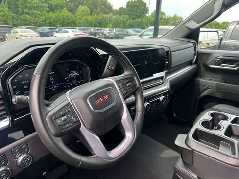 Used 2025 GMC Sierra 1500 SLT AWD/4WD image 10